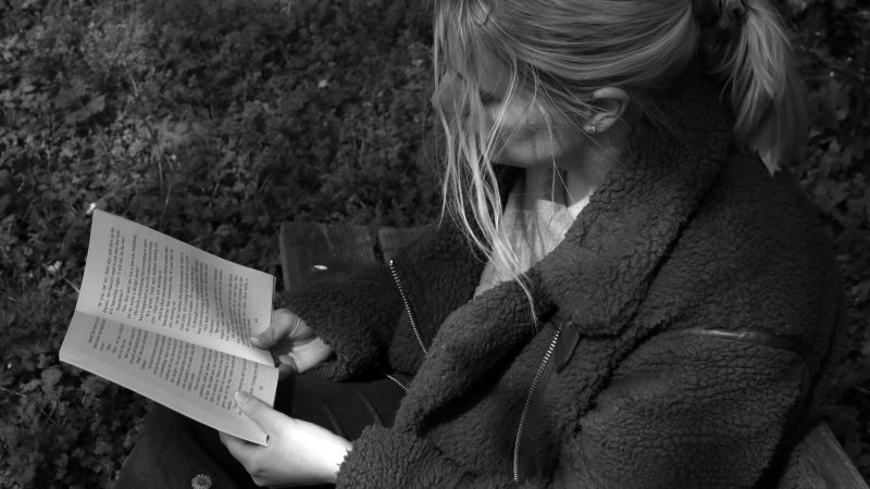 Reading b&w 2